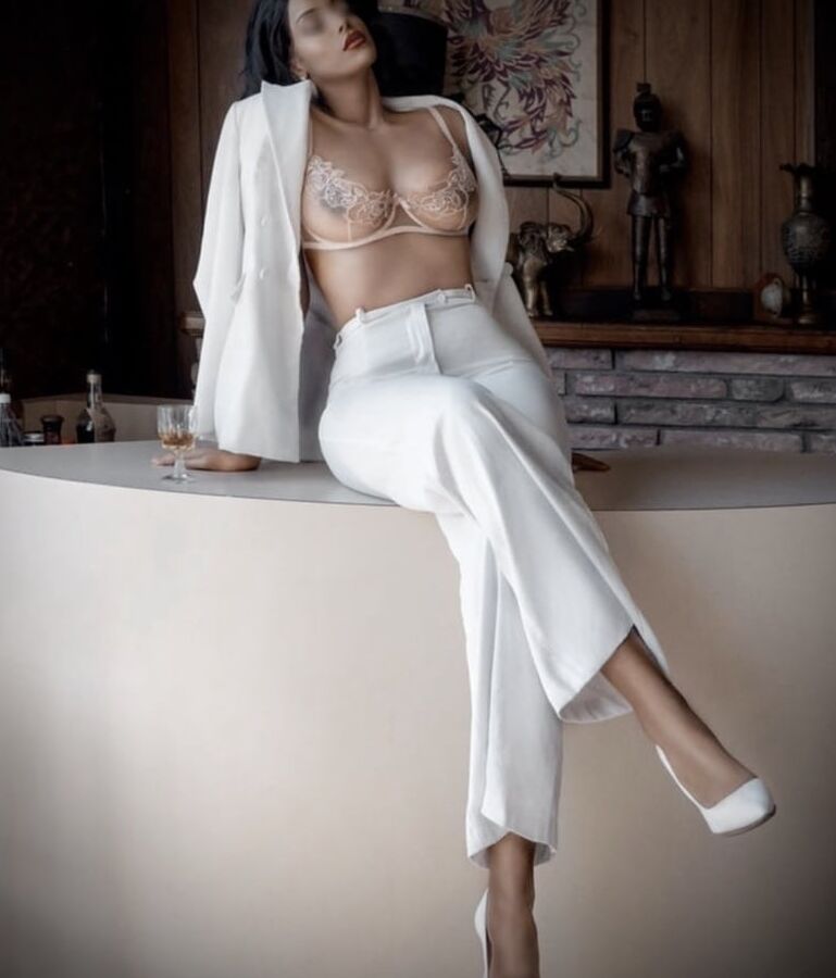 _Bombshell_Material_