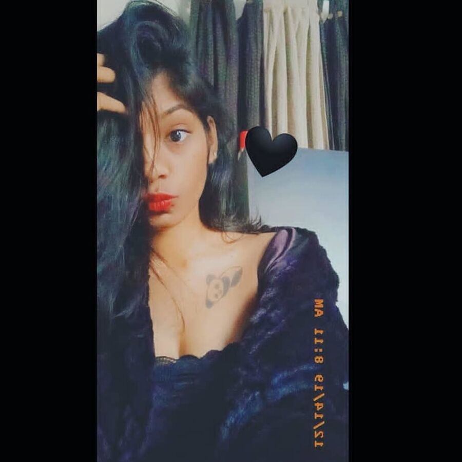 few hot indian girls nudes posting soon ...