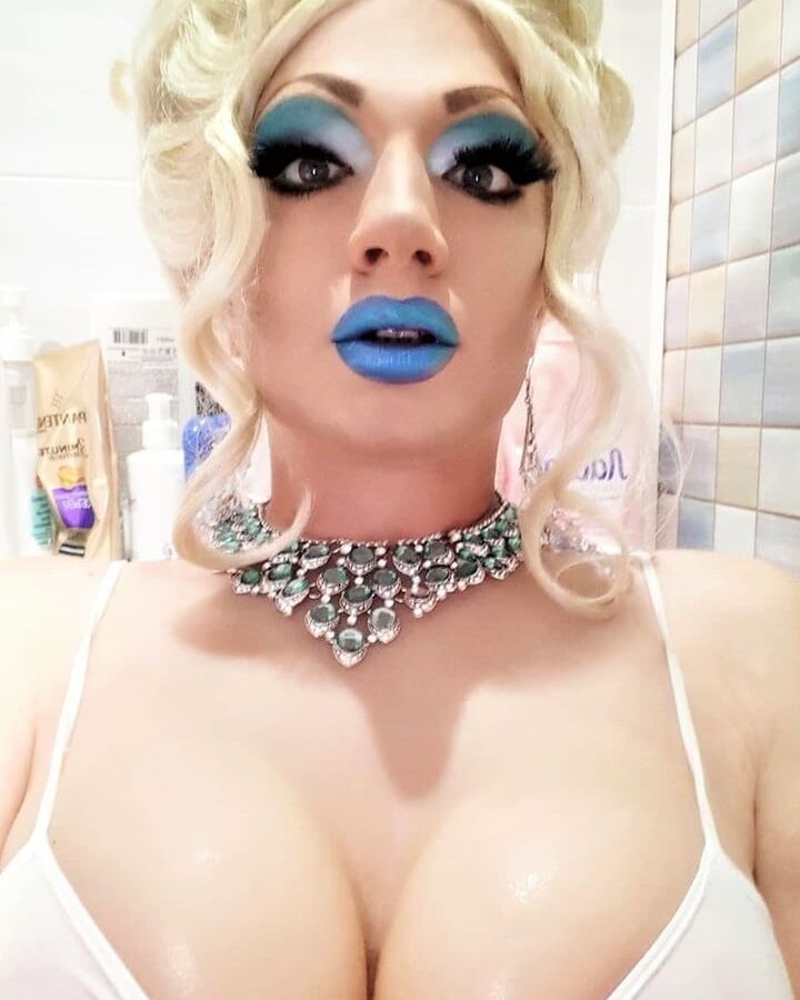 Makeup fetish