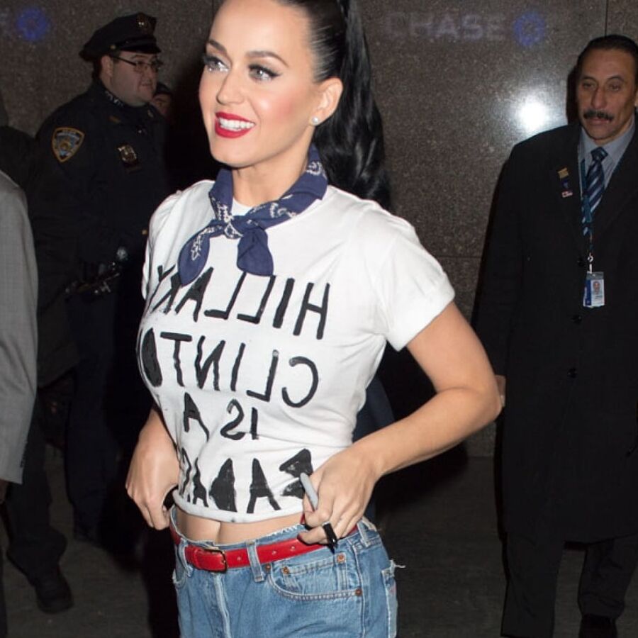 Katy Perry in redone Levi&;s jeans