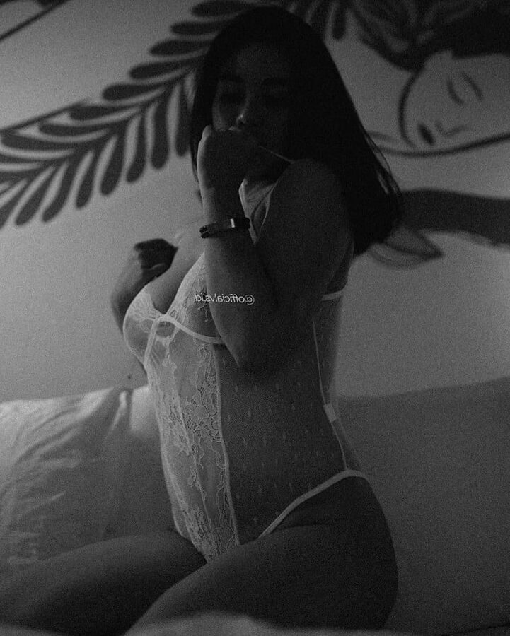 hot big boobs resty