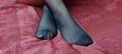 Delicious nylon toe spreading