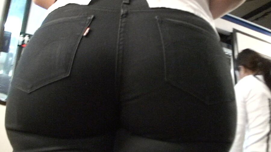 Spanish big ass blonde in black Levi&;s