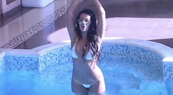 Serbian singer Dusica Grabovic naked gola