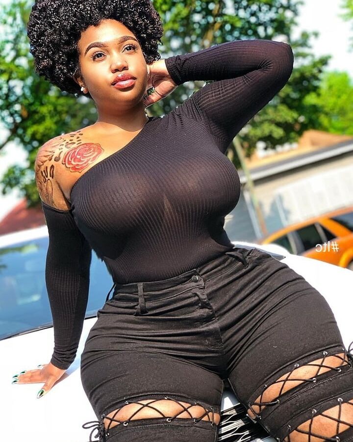 Beautiful black booty from web