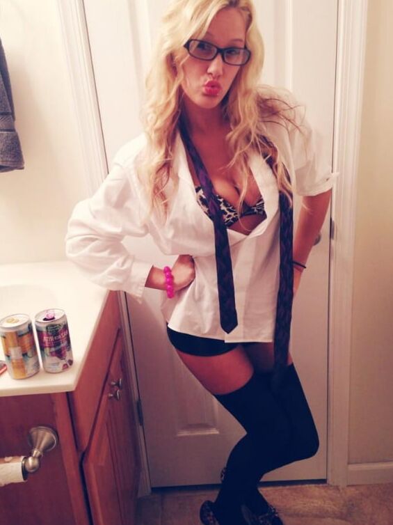 Blonde Selfie Chick