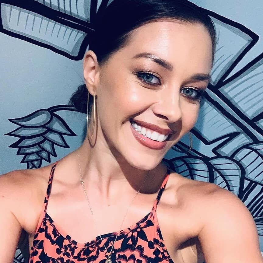 Oana Nechiti Wichsvorlagen