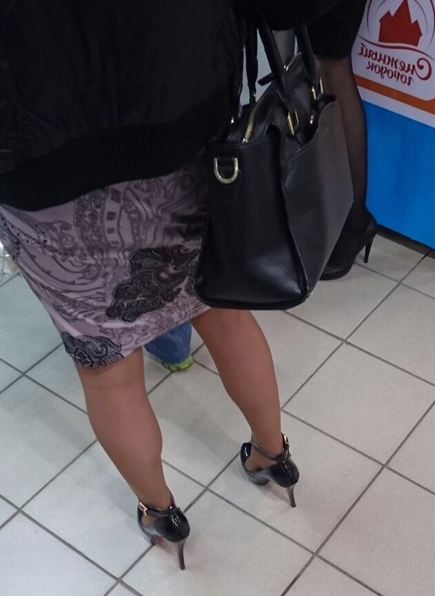 Highheels in public market