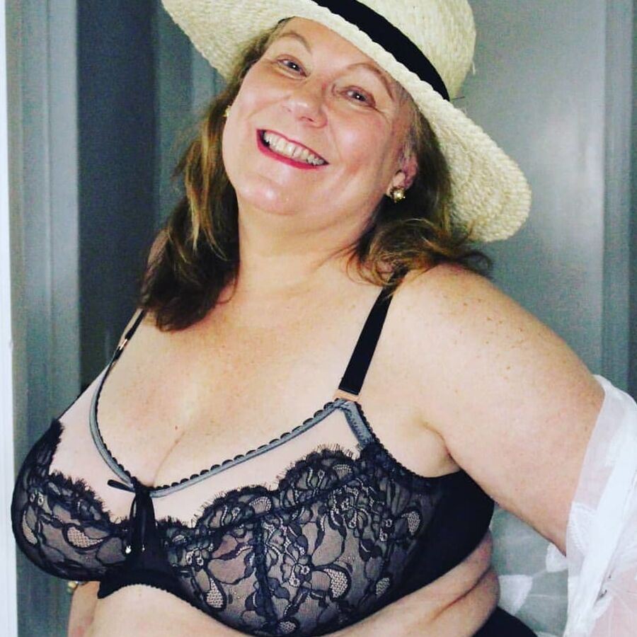 Michele Mature Slut