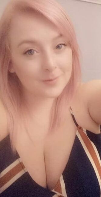 Busty Blonde: Amy