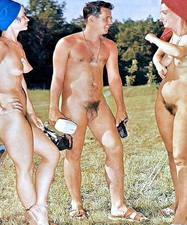 Naked Vintage Girls