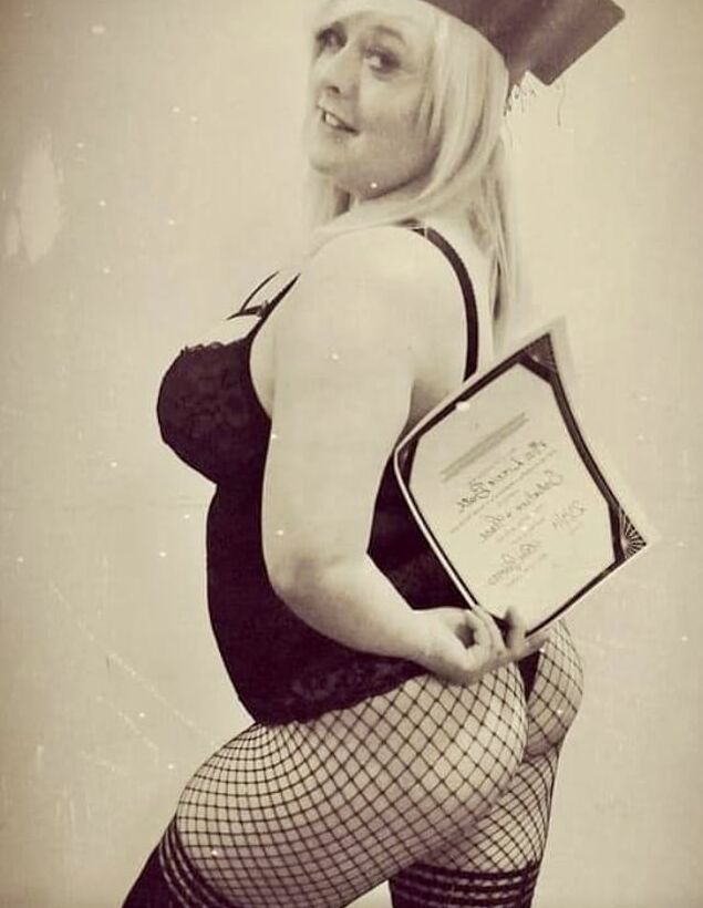 Busty Blonde: Amy