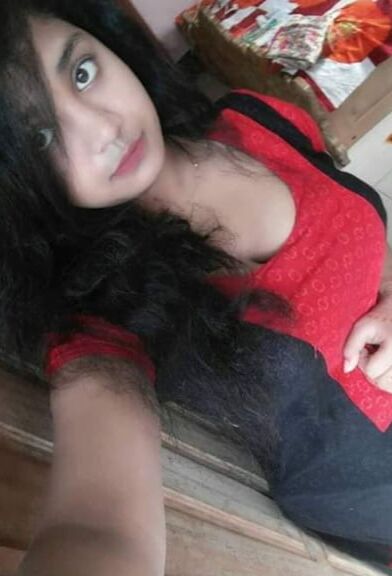 Hot srilankan office bitch leaked her body