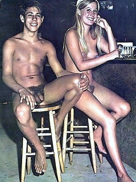 Naked Vintage Girls