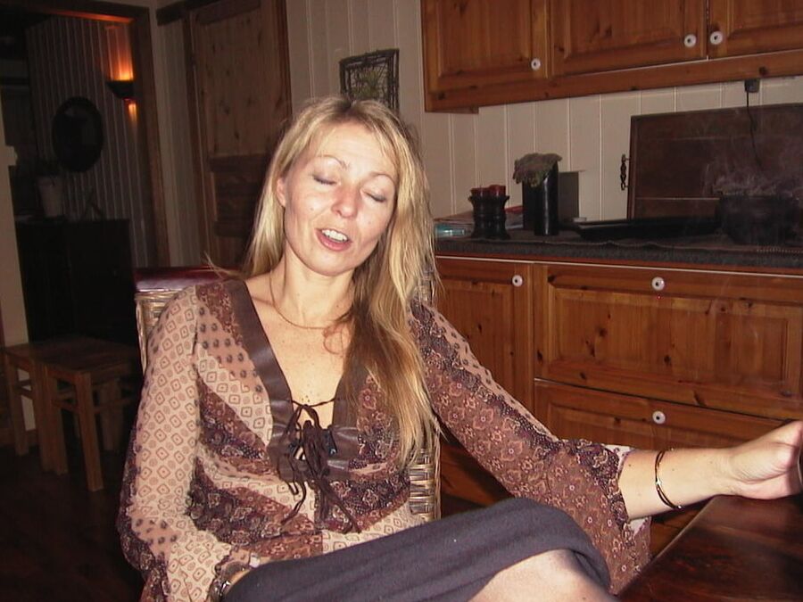 Slim Wife Loves Exposure