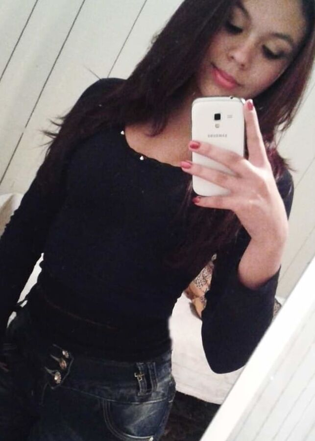 ISABELA MORENA CINTURINHA FINA TESUDA DEMAIS JEANS