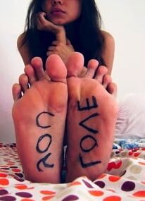 social media sexy feet