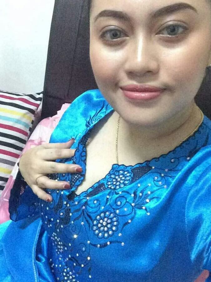 Makcik Putih Gebu Tetek Besar