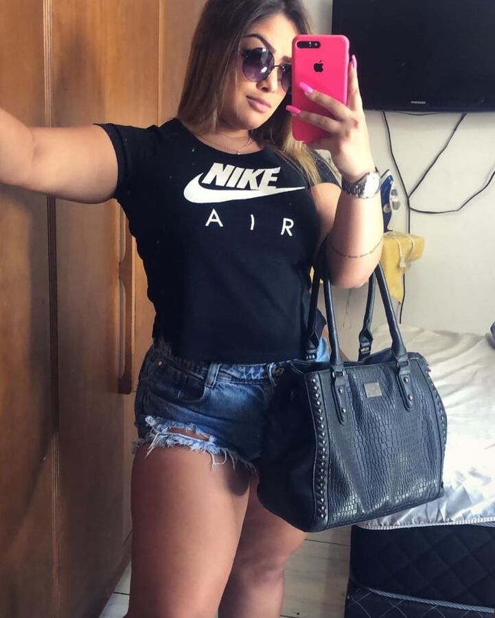 PUTA DO INSTAGRAM: Priscila Souza