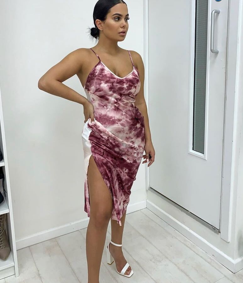 Rich Paki Slut Sexy Body From London
