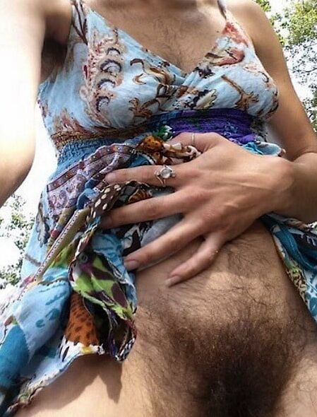 Pits, pussy and tits. Very hairy!