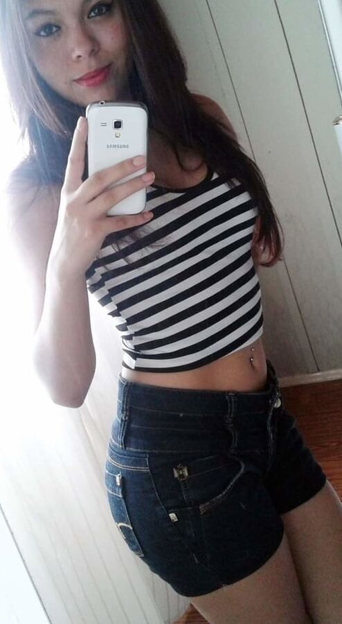 ISABELA MORENA CINTURINHA FINA TESUDA DEMAIS JEANS