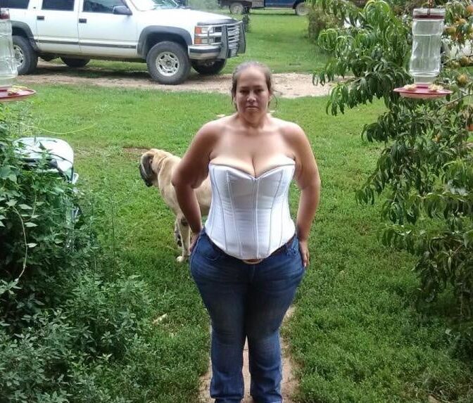 Kansas Bi hubby shares his slut wife