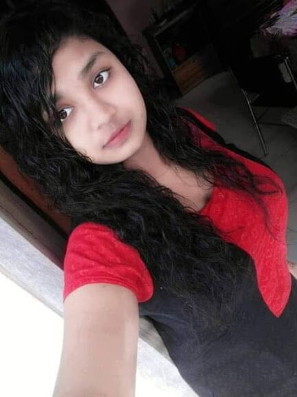 Hot srilankan office bitch leaked her body