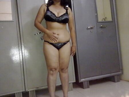 Voluptous Indian Desi Wife big Boobs