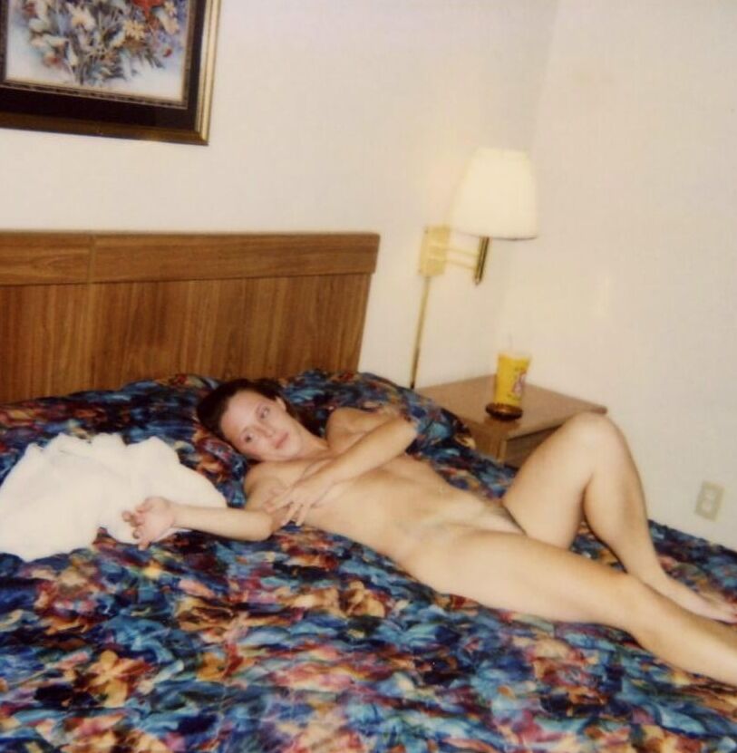 Women Need Exposure - Vintage Slut