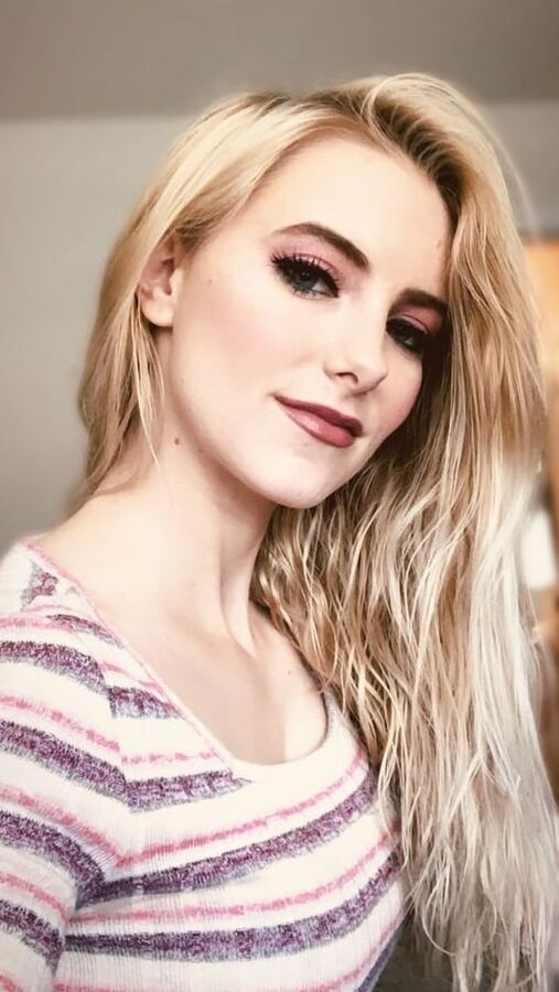 Hot Cute Girl