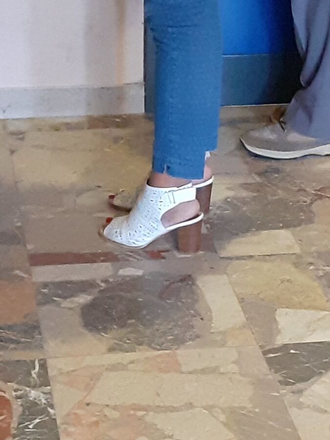 Piedi "catturati" per la strada