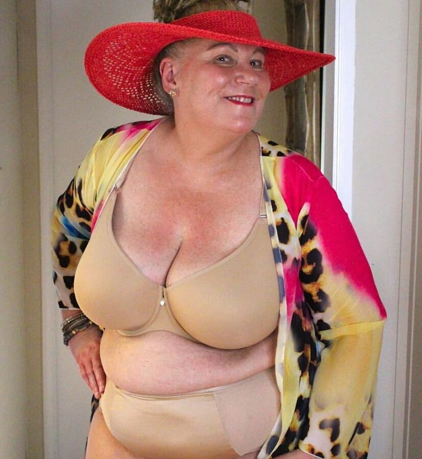 Michele Mature Slut