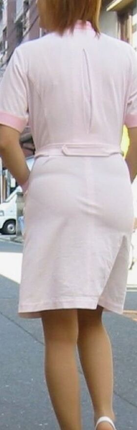 More Nice bums in skirts some Vpl