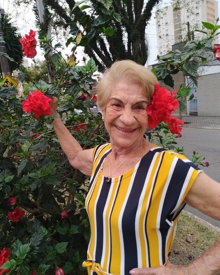 Sexy gilf at