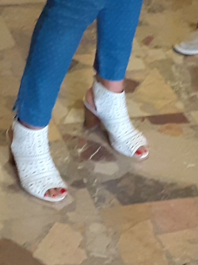 Piedi "catturati" per la strada