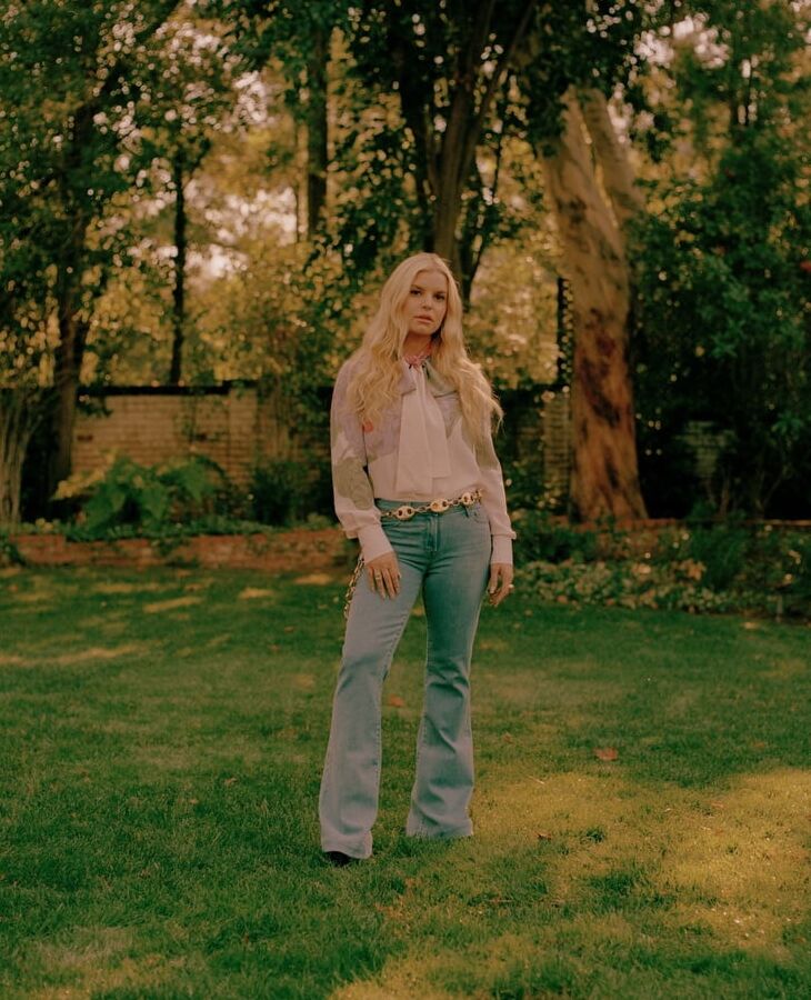 Celeb wanking slut Jessica Simpson...such a spermtarget