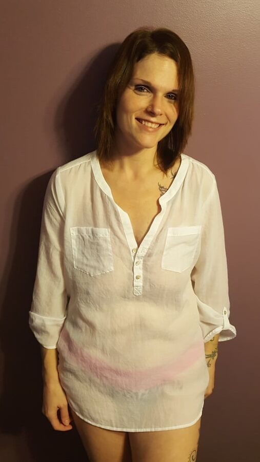 Sarah Knight wet t