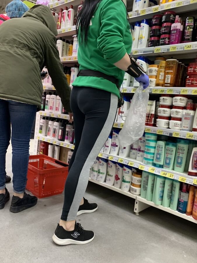 Sugar ass in leggings