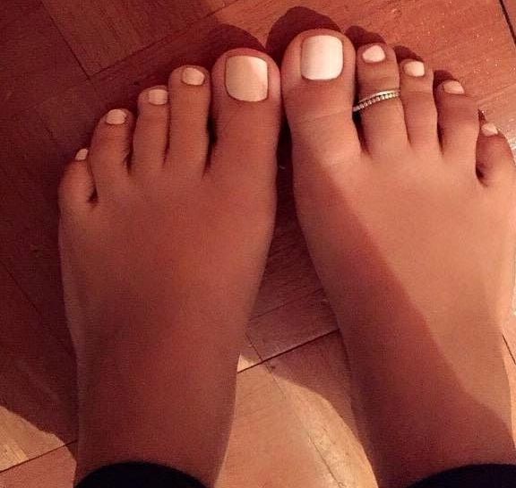 social media sexy feet