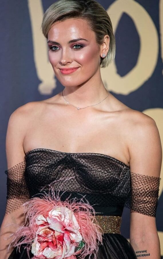Wallis Day Hot and Sexy