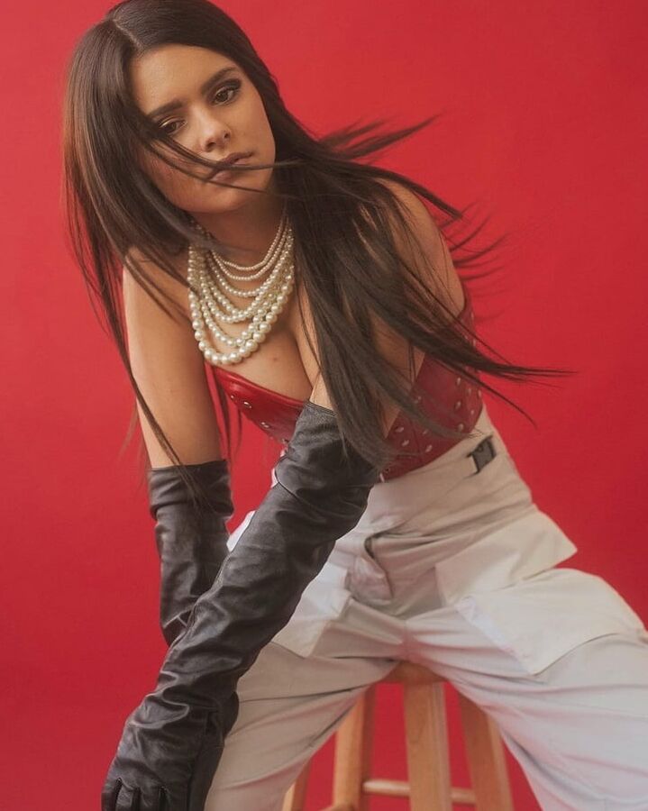 Jacquie Lee&;s Sexy Boobage