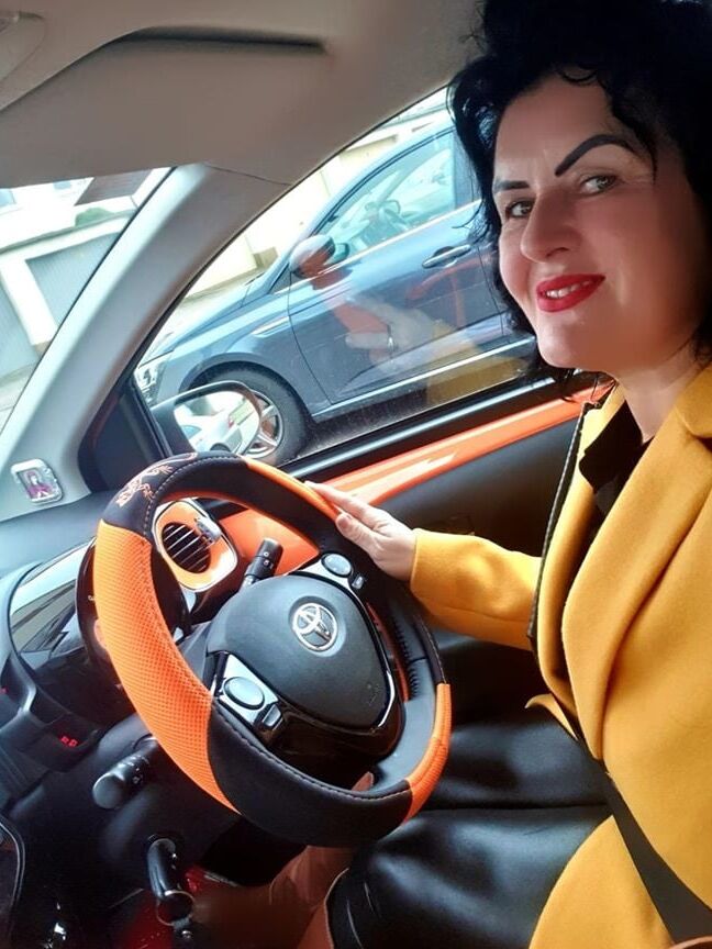 She love selfie