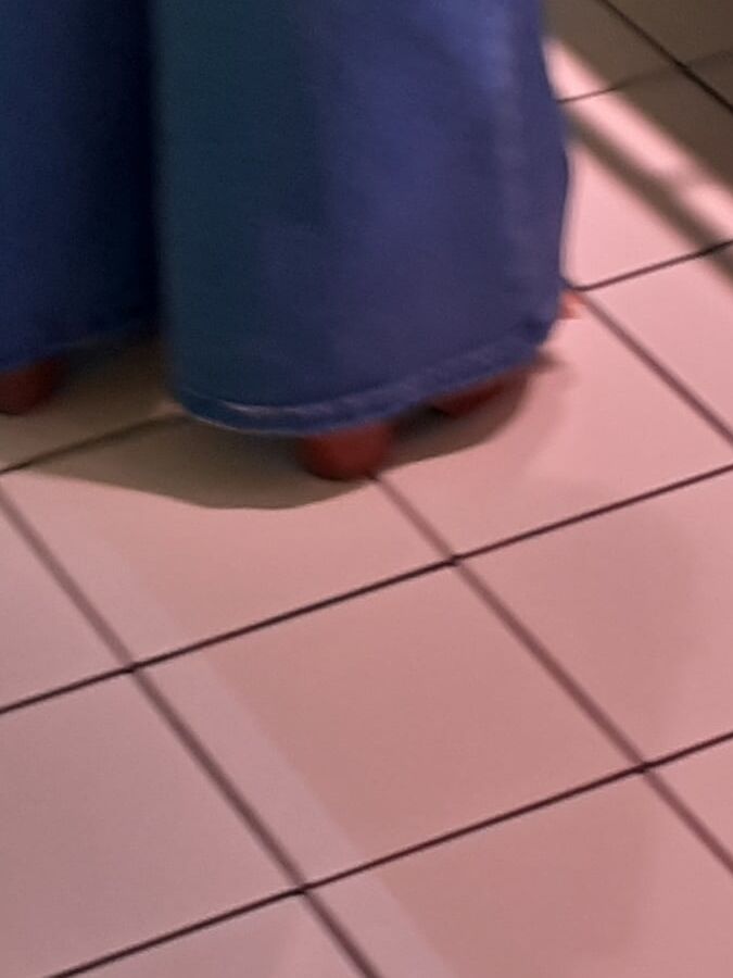 Piedi "catturati" per la strada