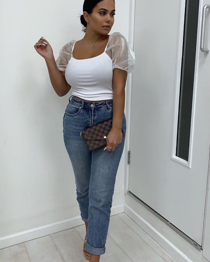 Rich Paki Slut Sexy Body From London