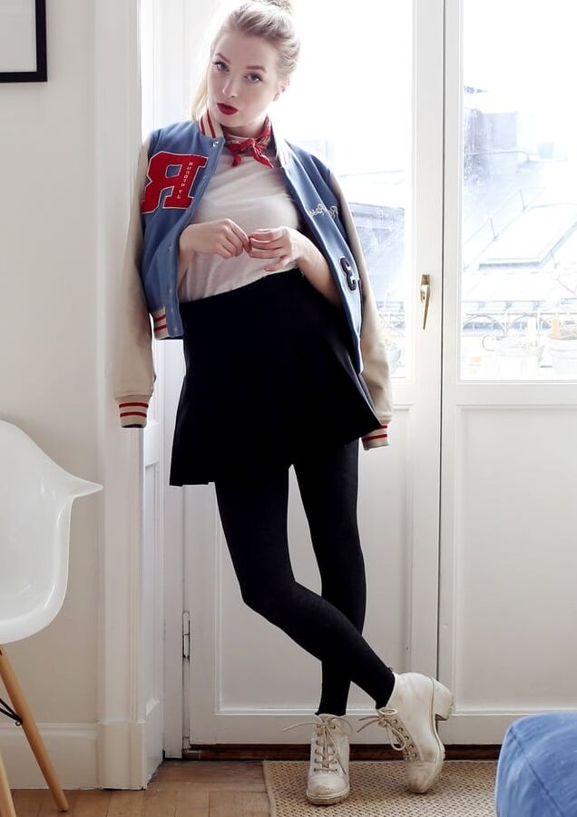 Cute Blonde GF in Tights (Pantyhose)