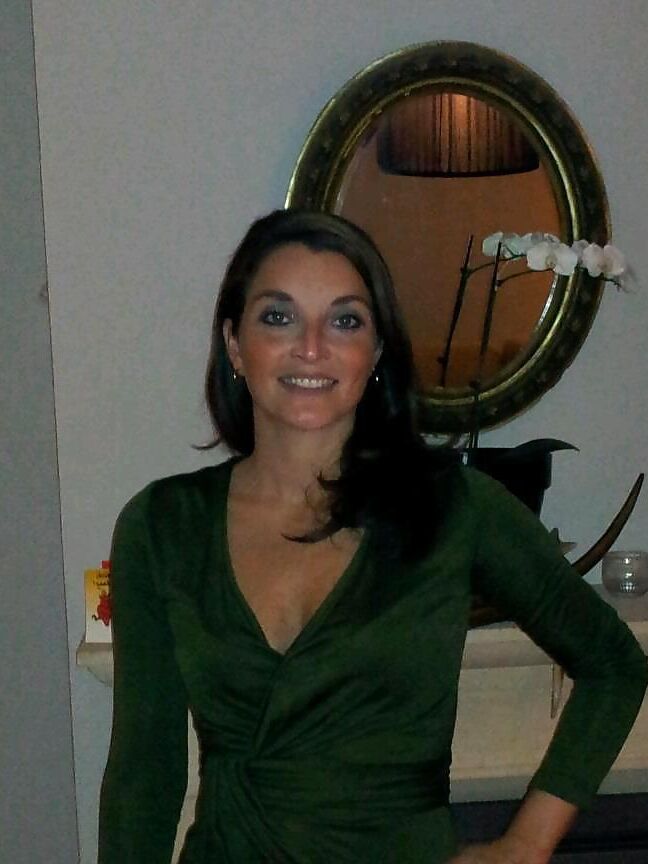 cute horny mature brunette slut - belle salope brune