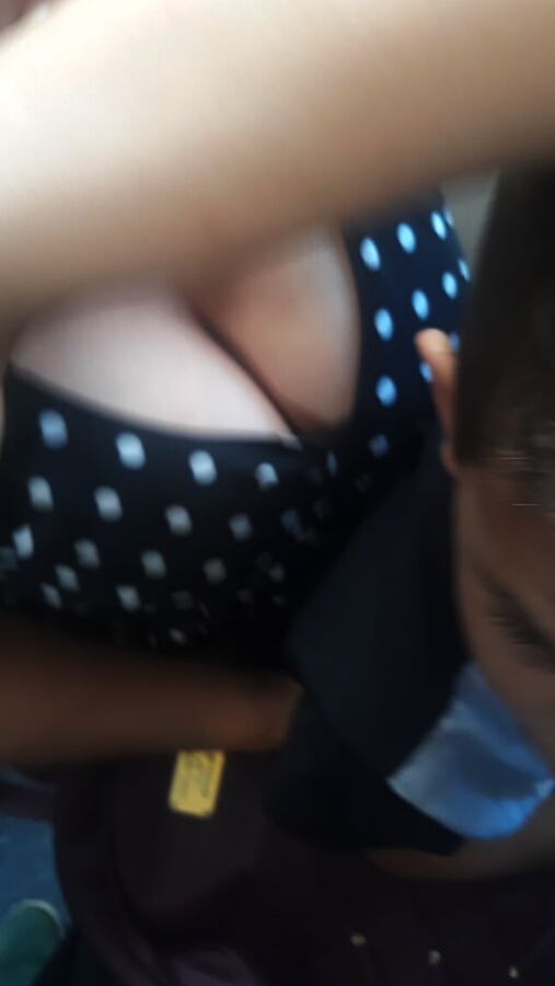 Big Boobs Mommy Cleavage