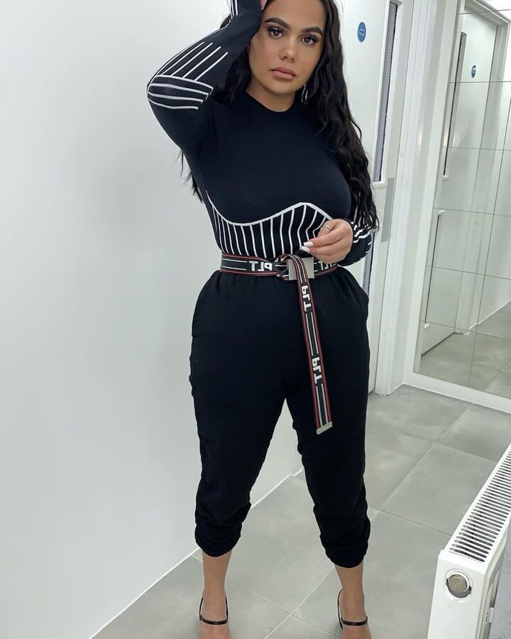Rich Paki Slut Sexy Body From London