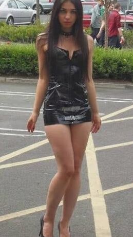 Short Skirts and Upskirt